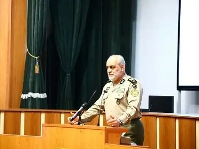 باید عالمانه جنگیدن را به نسل‌های آینده و نیروهای مسلح منتقل کنیم