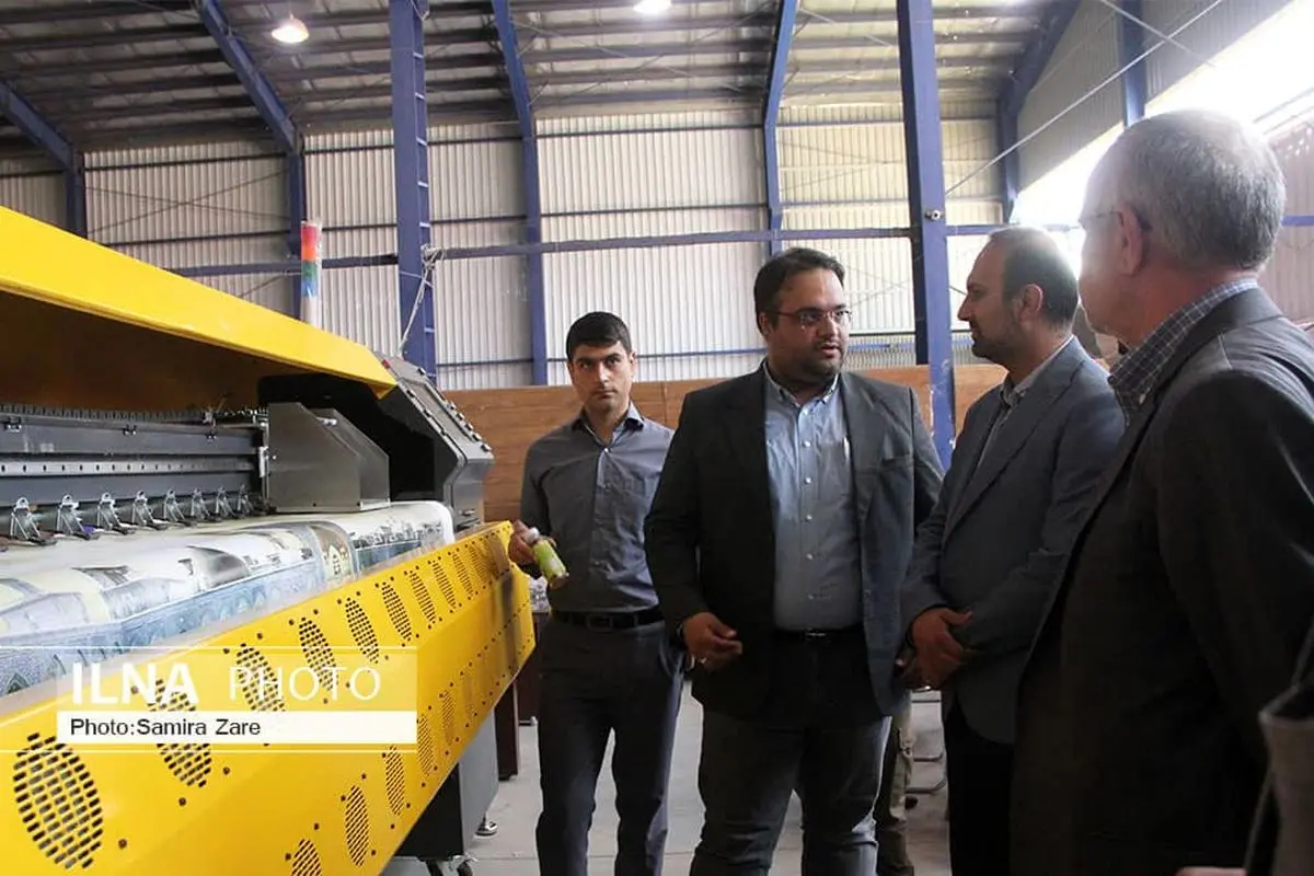 رونمایی نخستین دستگاه چاپ بنر در کشور با فناوری داخلی در شیراز  