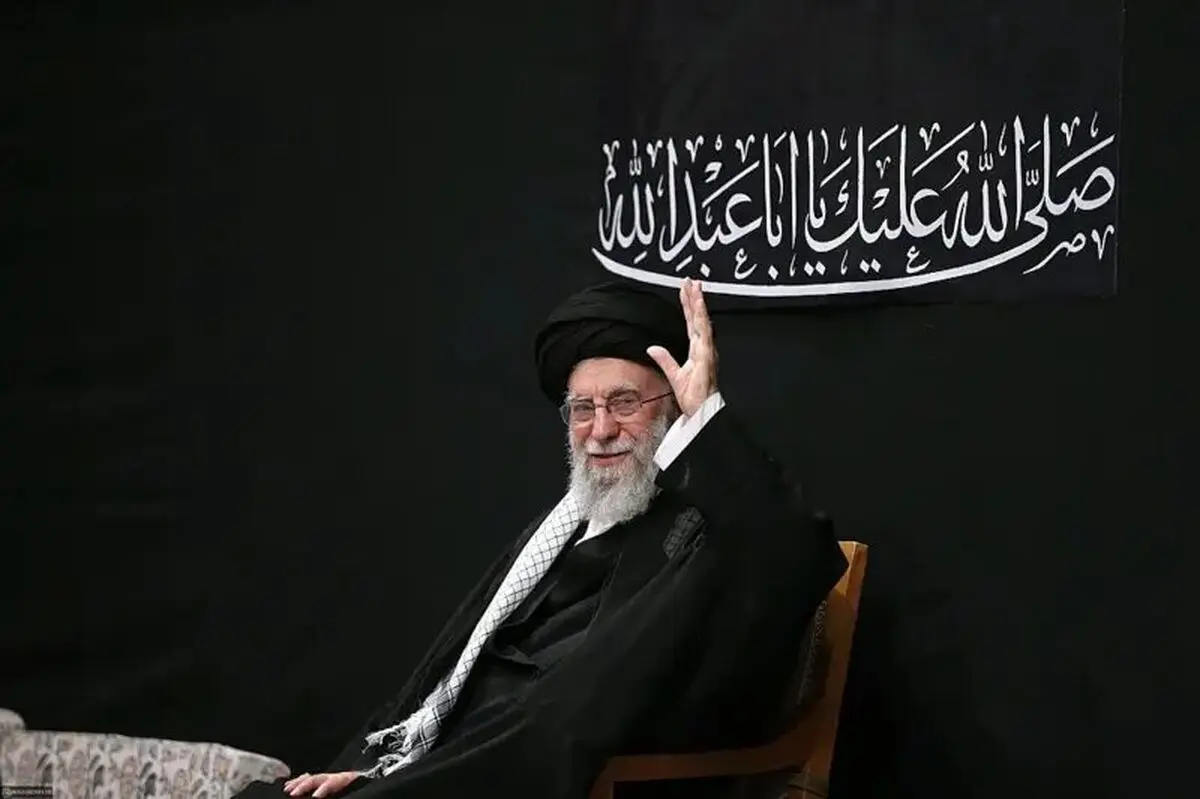 آیت‌الله خامنه‌ای رهبری بودند که پیش از آنکه فرمان دهند، خدمت می‌کردند