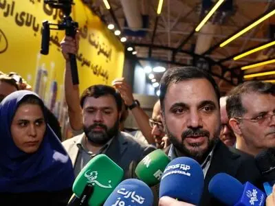  نمایشگاه الکامپ با حضور وزیر ارتباطات در غرفه ایرانسل افتتاح شد