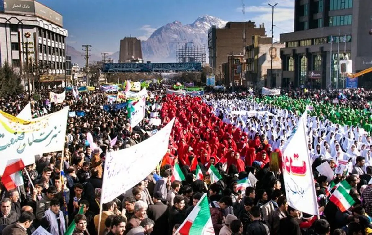 مقاومت و بصیرت،دو عامل در نگهداری و پایداری انقلاب است

