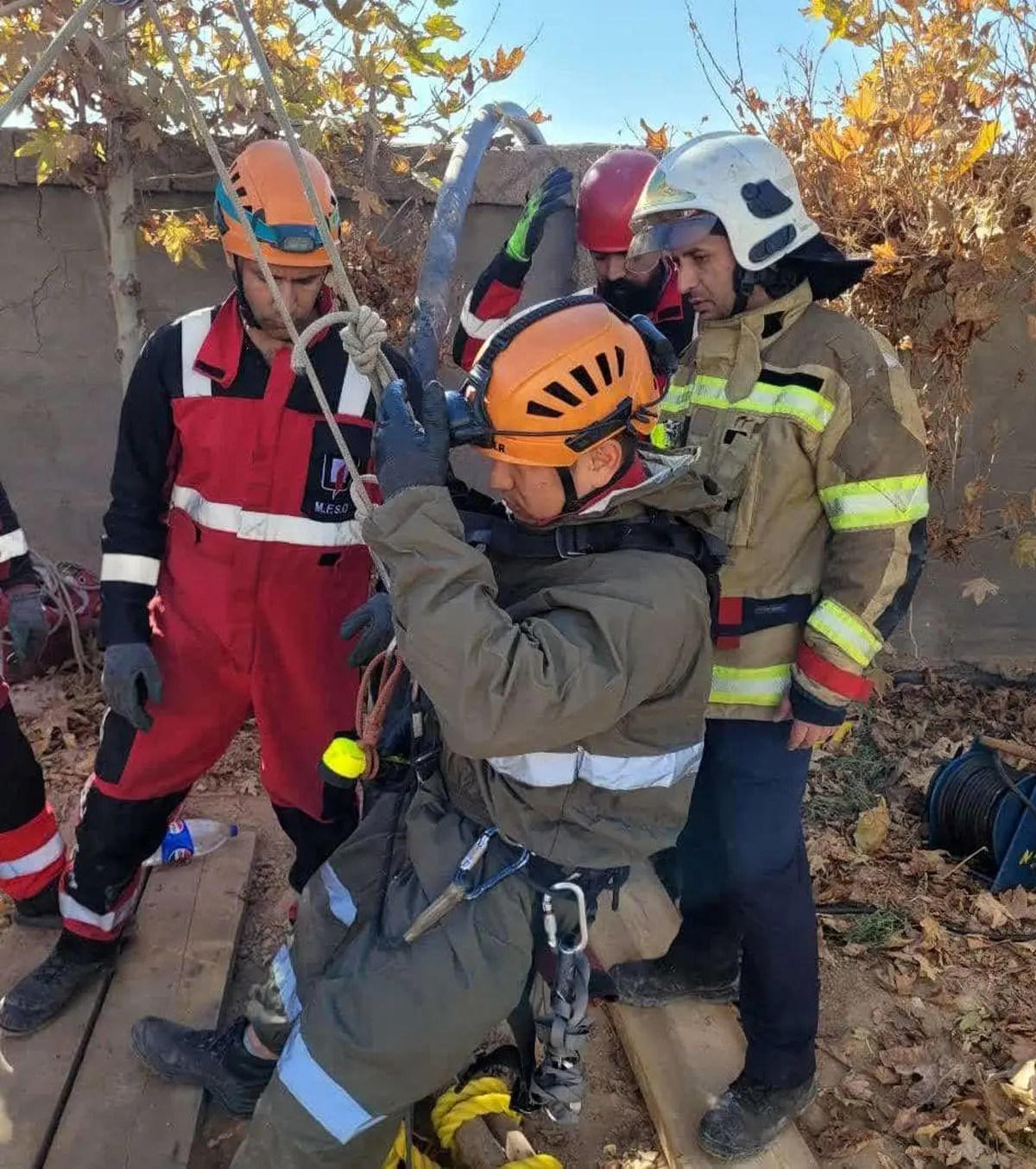 مرگ چاه‌کن ۵۶ ساله در عمق ۱۳۰متری/  ۵ ساعت تلاش برای خروج جسد کارگر