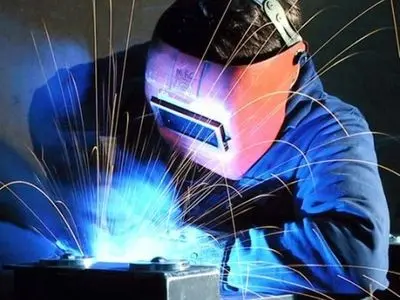 استاندارد جوشکاری ذوبی برای 2 صنعت در استان مرکزی صادر شد 