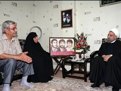 خانواده معظم شهدا امروز ، مقاوم‌تر و با روحیه‌ای بالاتر در صحنه دفاع از انقلاب اسلامی حضور دارند