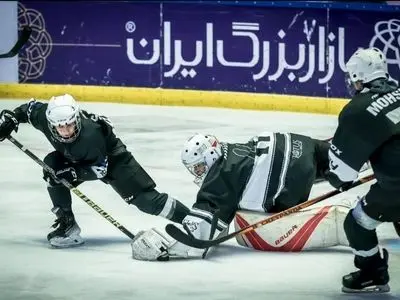 عبور تیم دختران هاکی پاندا از سد بادپا