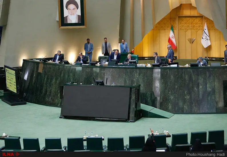 روحانی در مجلس