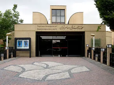 سخنرانی و نمایش فیلم در کنار نمایشگاه پرویز تناولی و شیرهای ایران