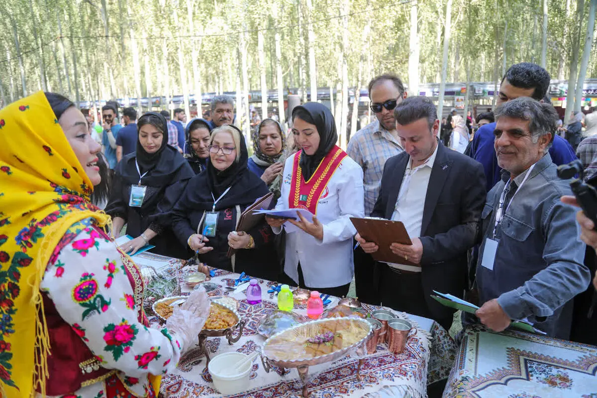 برگزیدگان نوزدهمین رویداد ملی آش و غذاهای سنتی نیر معرفی شدند