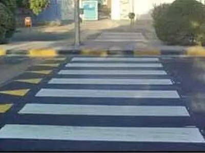 سطح معابر شهر کرمانشاه خط کشی می‌شود