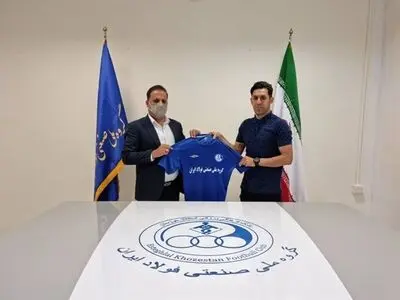  مهاجم صنعت نفت به استقلال خوزستان پیوست 