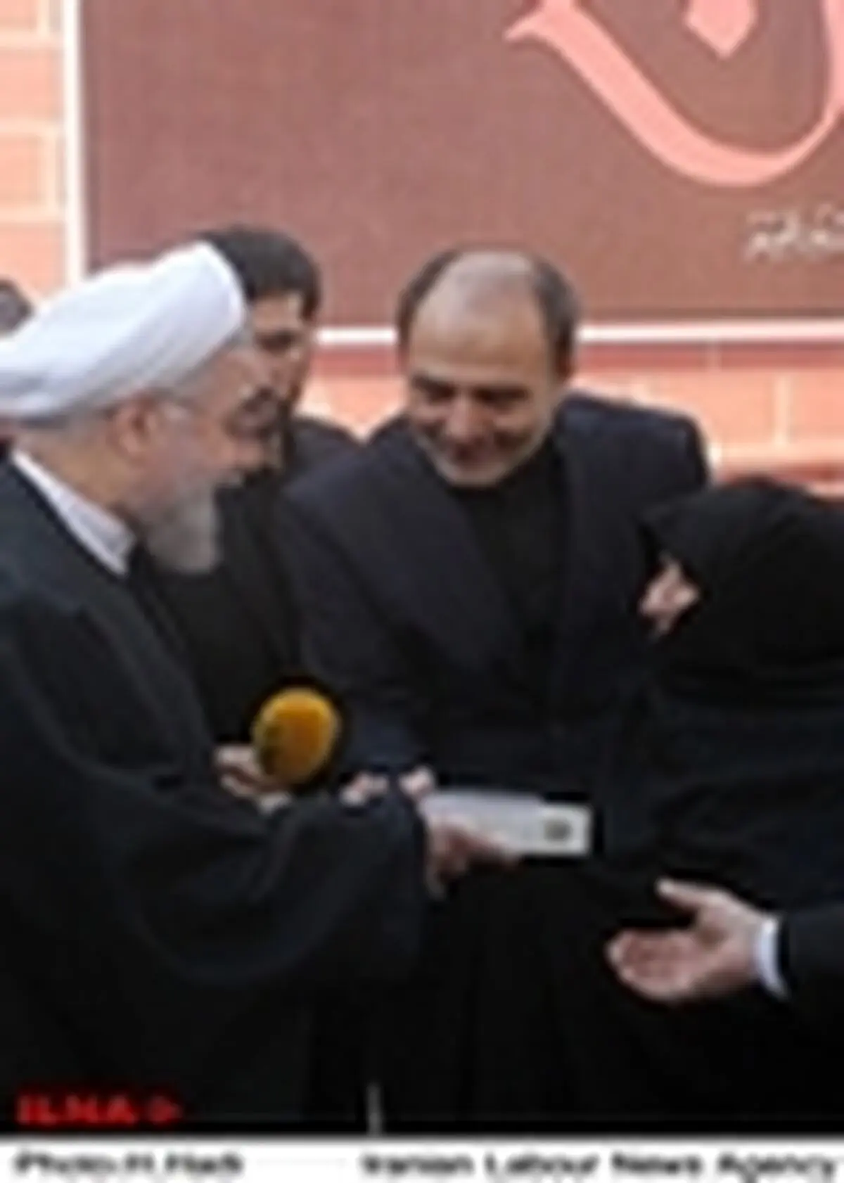 به رزمندگان و شهدایمان افتخار می‌کنیم