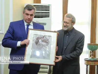 دیدار رییس کمیته امور بین الملل دومای روسیه با علی لاریجانی