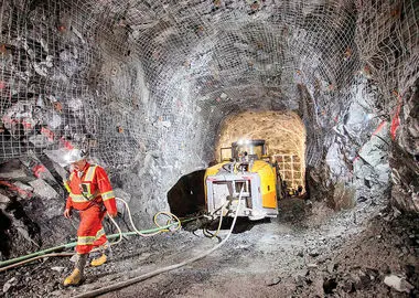روند صدور مجوز معادن در گلستان  دشوار و پرهزینه است/در مواردی اجرای قانون معادن در استان سلیقه‌ای انجام می‌شود 