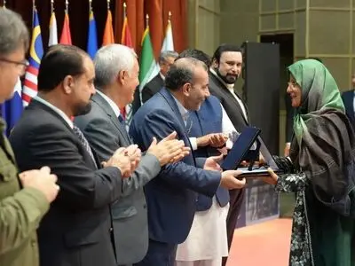 اختتامیه نخستین جشنواره بین‌المللی شاهنامه‌خوانی و نقالی تاق‌بستان با معرفی برترین‌ها به کار خود پایان داد
