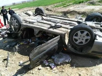 ۱ فوتی و ۴ مصدوم در واژگونی خودروی پژو ۴۰۵ 