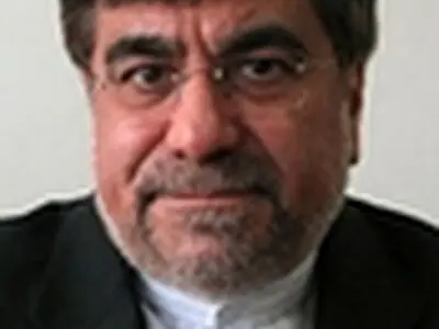 وزیر ارشاد از نمایشگاه جشنواره هنر مقاومت بازدید می‌کند