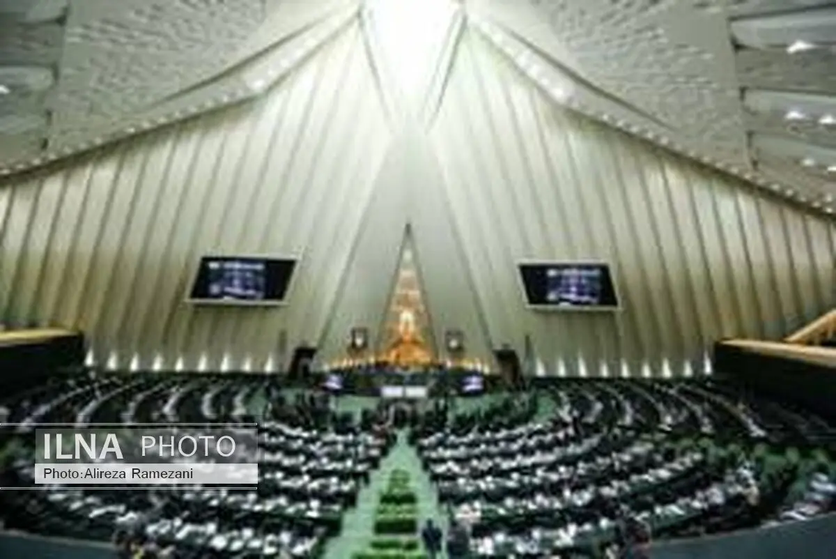 وزیر ارتباطات به نمایندگان مجلس گزارش می‌دهد
