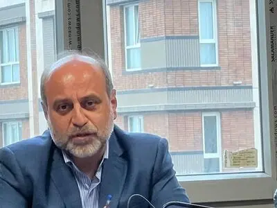 نگرانی‌ها در مورد «افشای اطلاعات بیماران» در عرضه اینترنتی دارو هنوز رفع نشده است/ وزیر بهداشت چرا با نخبگان جامعه داروسازی مشورت نمی‌کند؟ 