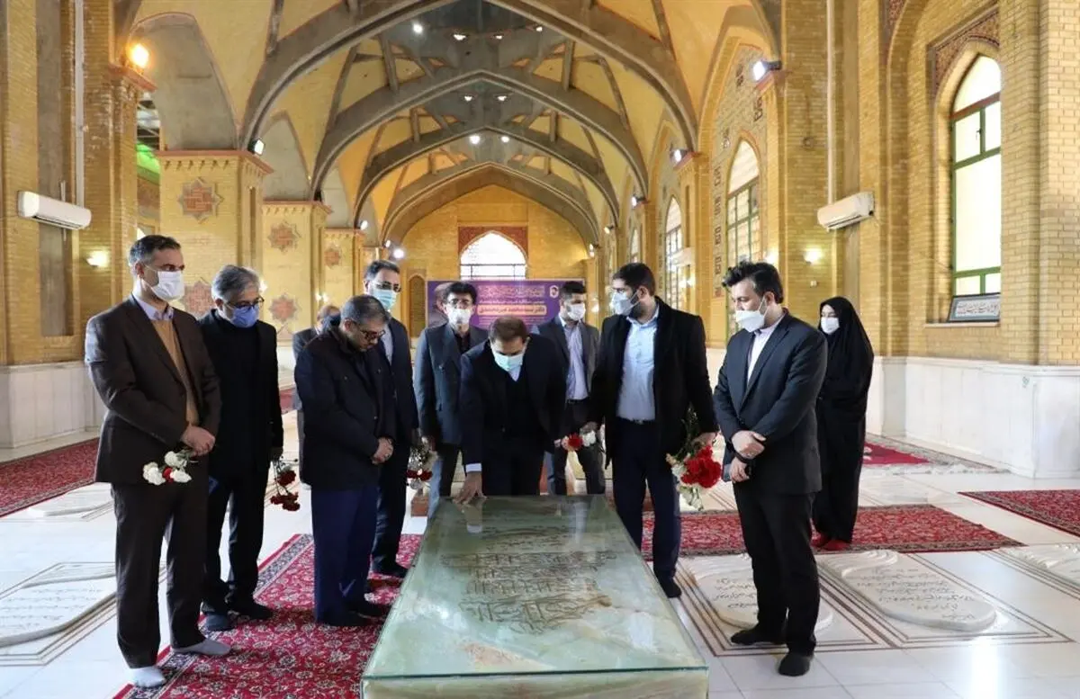 انتقال تجارب و نگاه تربیتی خانواده شهدا موجب کاهش آسیب‌های اجتماعی می‌شود