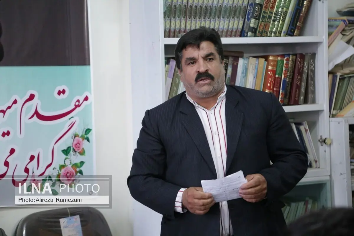 کارگران حامی وزیر کار هستند/ تازه به قدرت رسیده‌ها سوءاستفاده نکنند