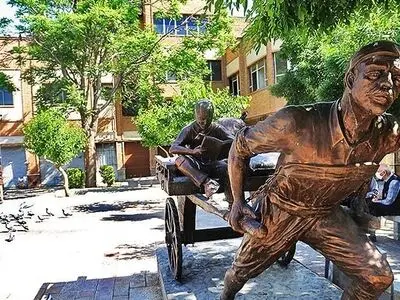 بانک مرجع جستجوی کتاب در مرکز استان معرفی شود/ لزوم بکارگیری نمادهای شهری برای ترویج مطالعه و فرهنگ کتابخوانی