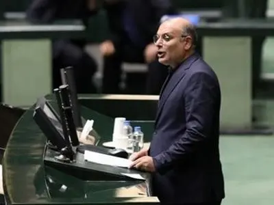 بعضی‌ها خود را انقلابی می‌دانند اما هیچ‌کدام از ارکان نظام را قبول ندارند