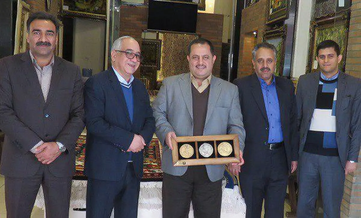 بازدید مدیراستانی بانک ایران زمین از شرکت تولید و صادرکننده فرش هروی