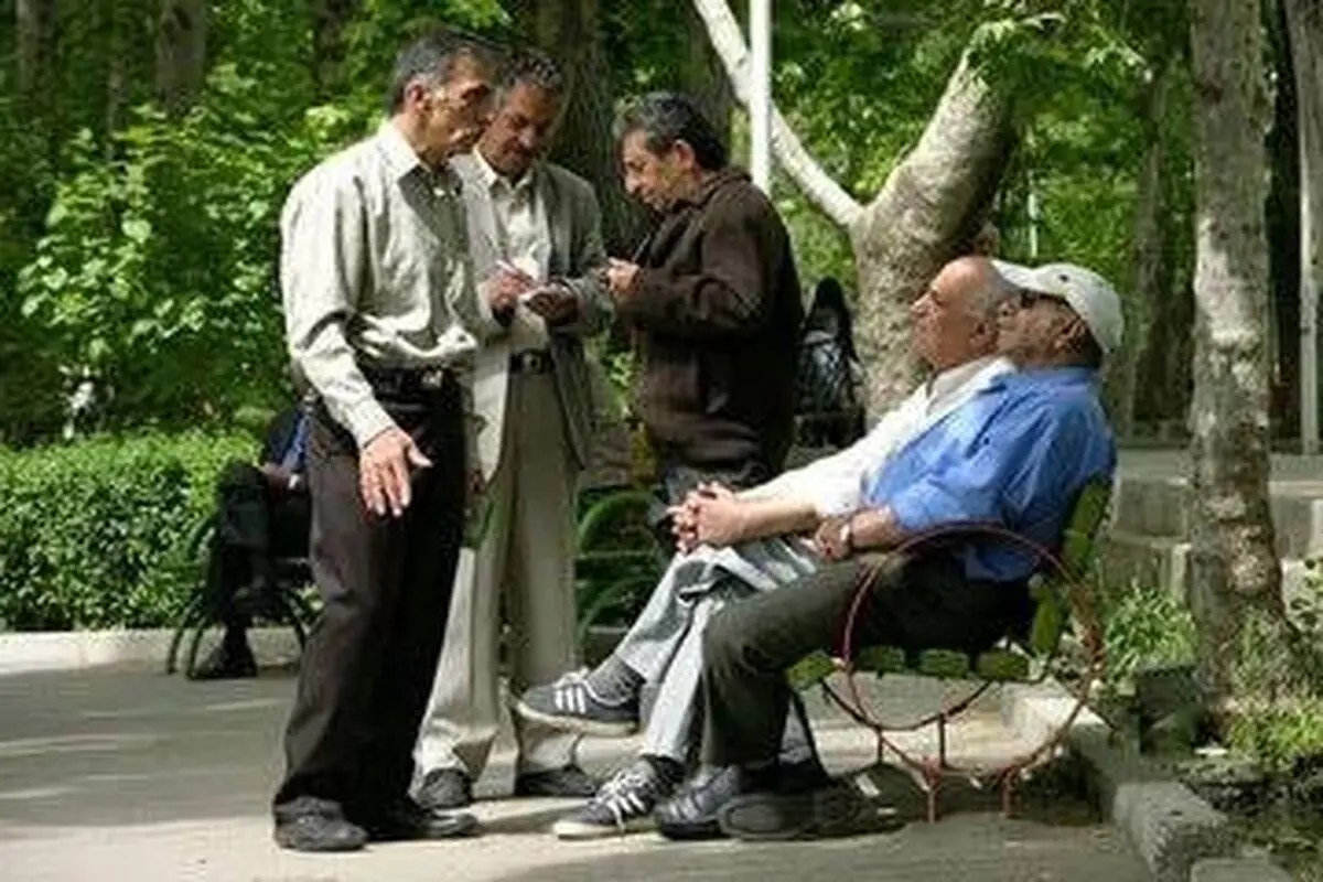 اعتراض به پرداخت قطره چکانی معوقات بازنشستگان/ مزایای جانبی افزایش می‌یابد؟/ دارایی‌های طبقه کارگر را واگذار نکنید