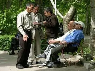 اعتراض به پرداخت قطره چکانی معوقات بازنشستگان/ مزایای جانبی افزایش می‌یابد؟/ دارایی‌های طبقه کارگر را واگذار نکنید