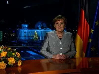 Merkel urges divided Germans to pull together in 2019