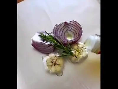 طرز تهیه نان سیر با سس آلفردو و مرغ + فیلم