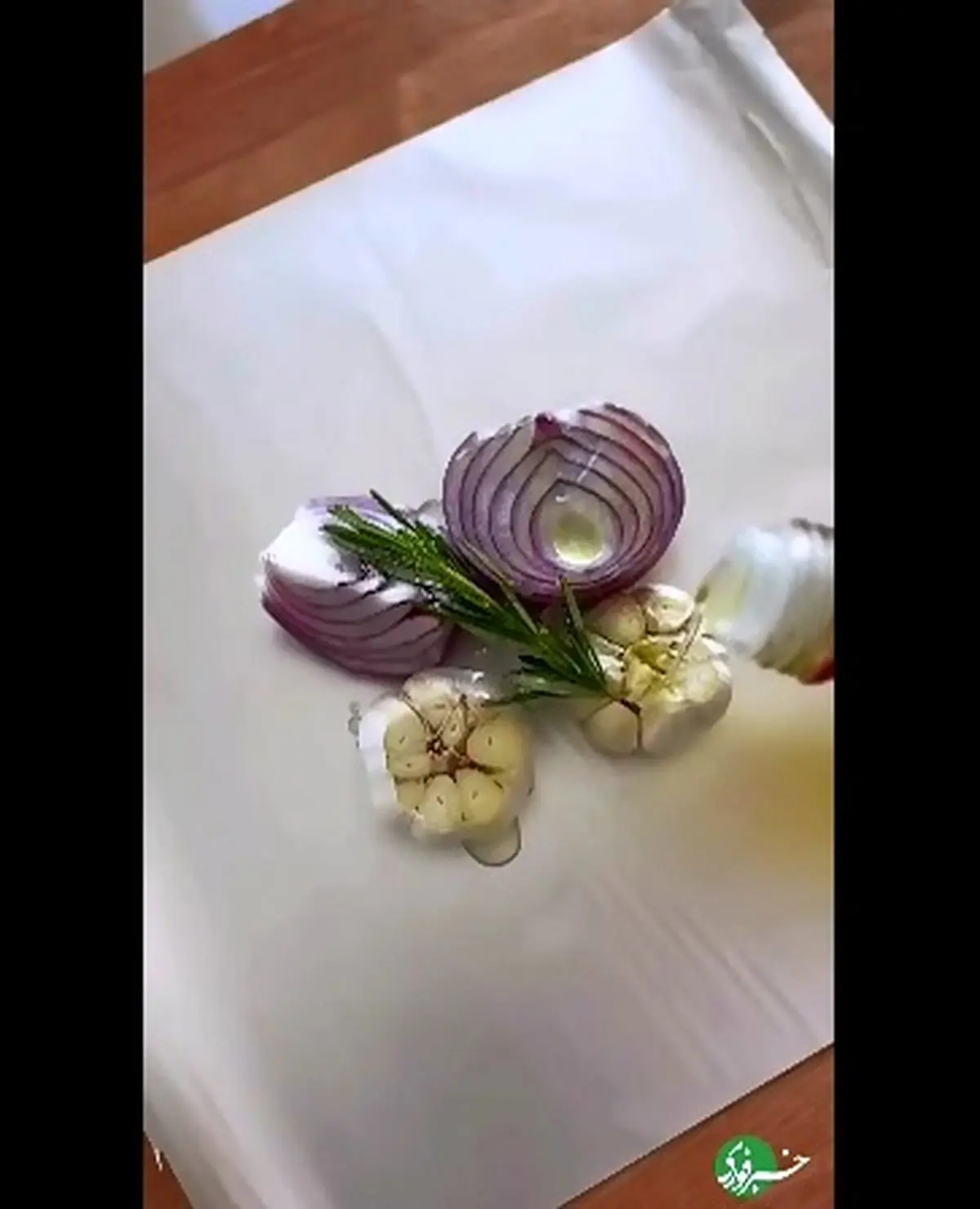 طرز تهیه نان سیر با سس آلفردو و مرغ + فیلم