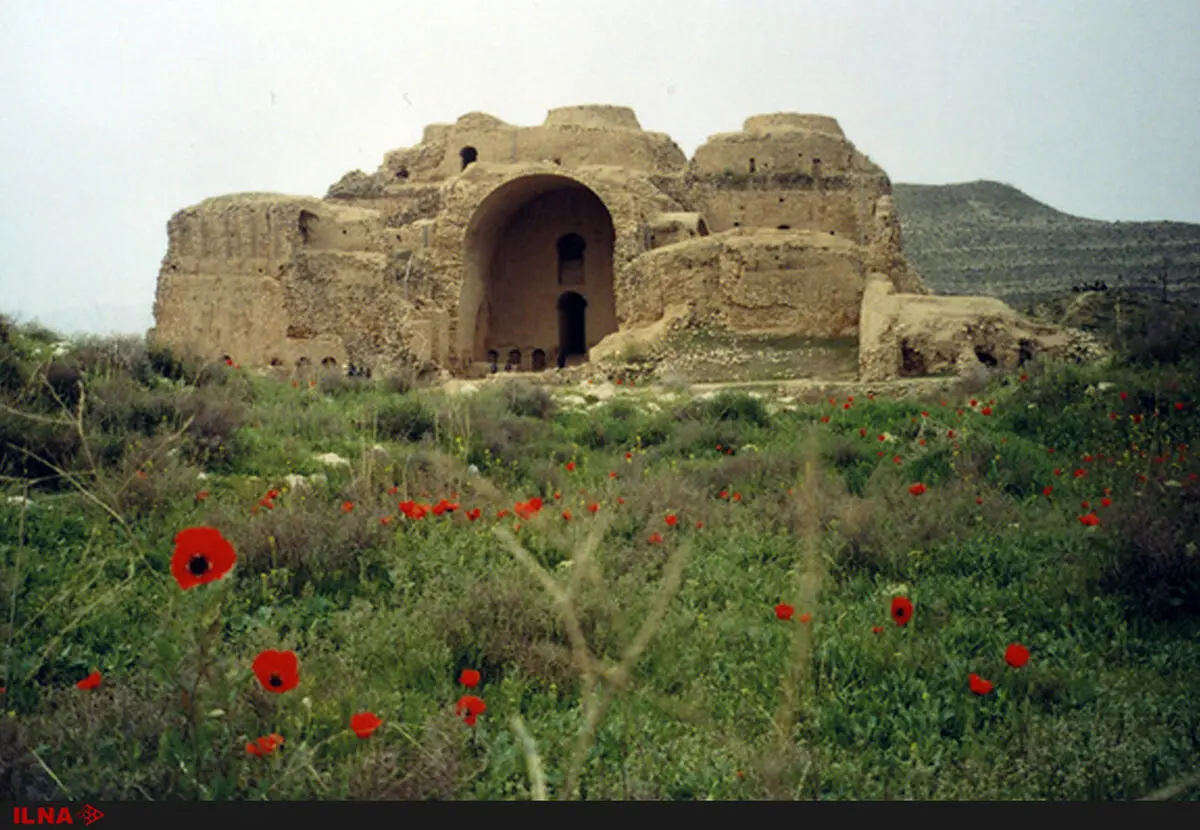 کاخ اردشیر بابکان در روزهای حساس باقی‌مانده به ثبت جهانی چه وضعیتی دارد؟/انتقال قبرستان به محلی جدید