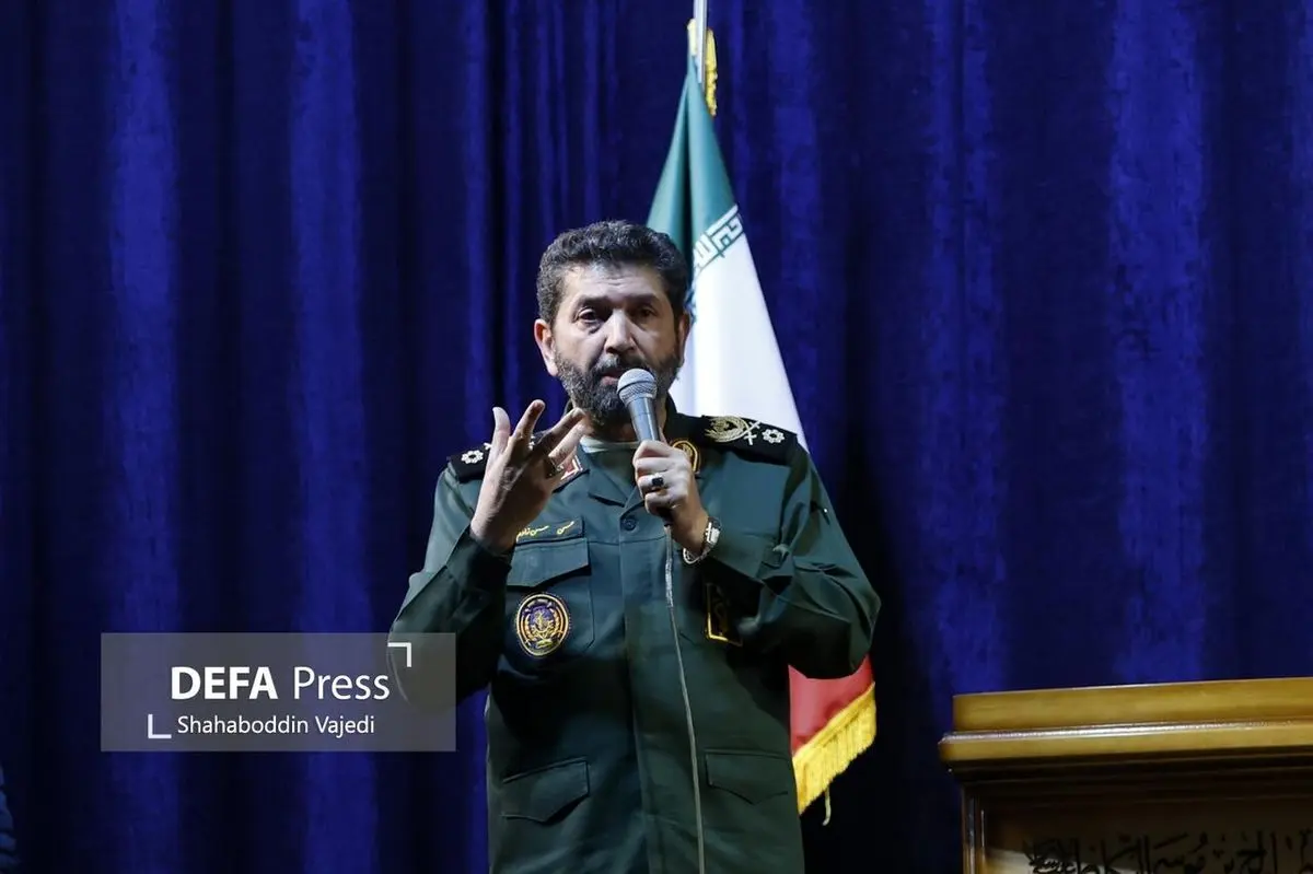 فرمانده بر ترک موتور