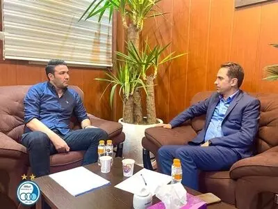 جلسه خطیر و نکونام در کمپ استقلال