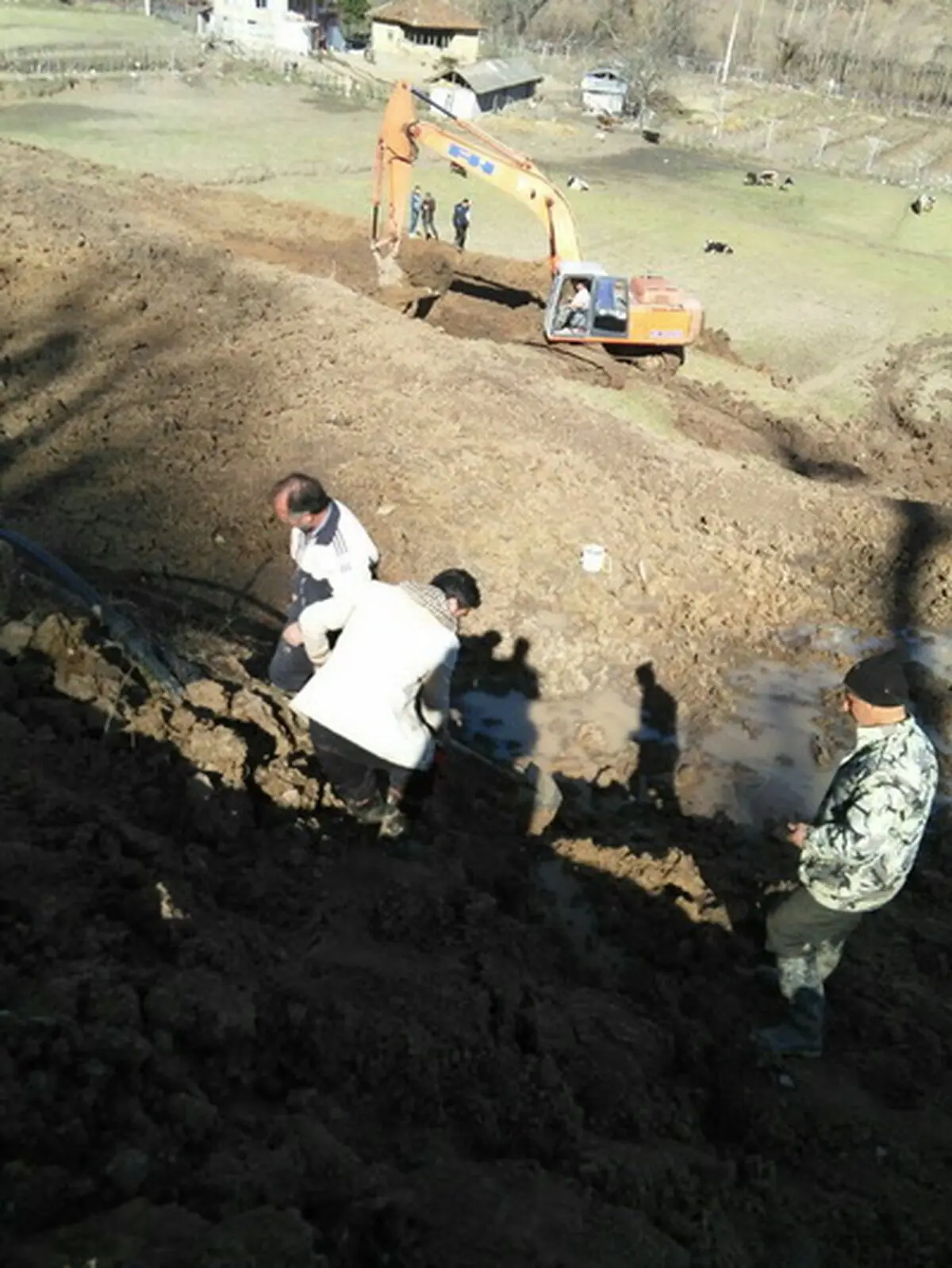 مرمت خطوط آبرسانی روستای سراگاه شهرستان تالش