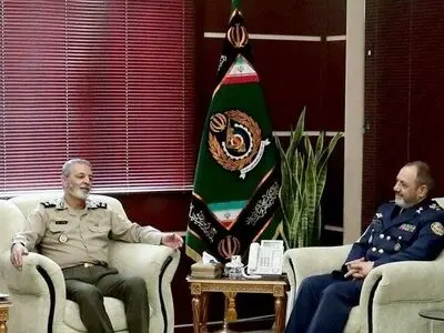 دیدار فرمانده کل ارتش با وزیر دفاع و پشتیبانی نیروهای مسلح