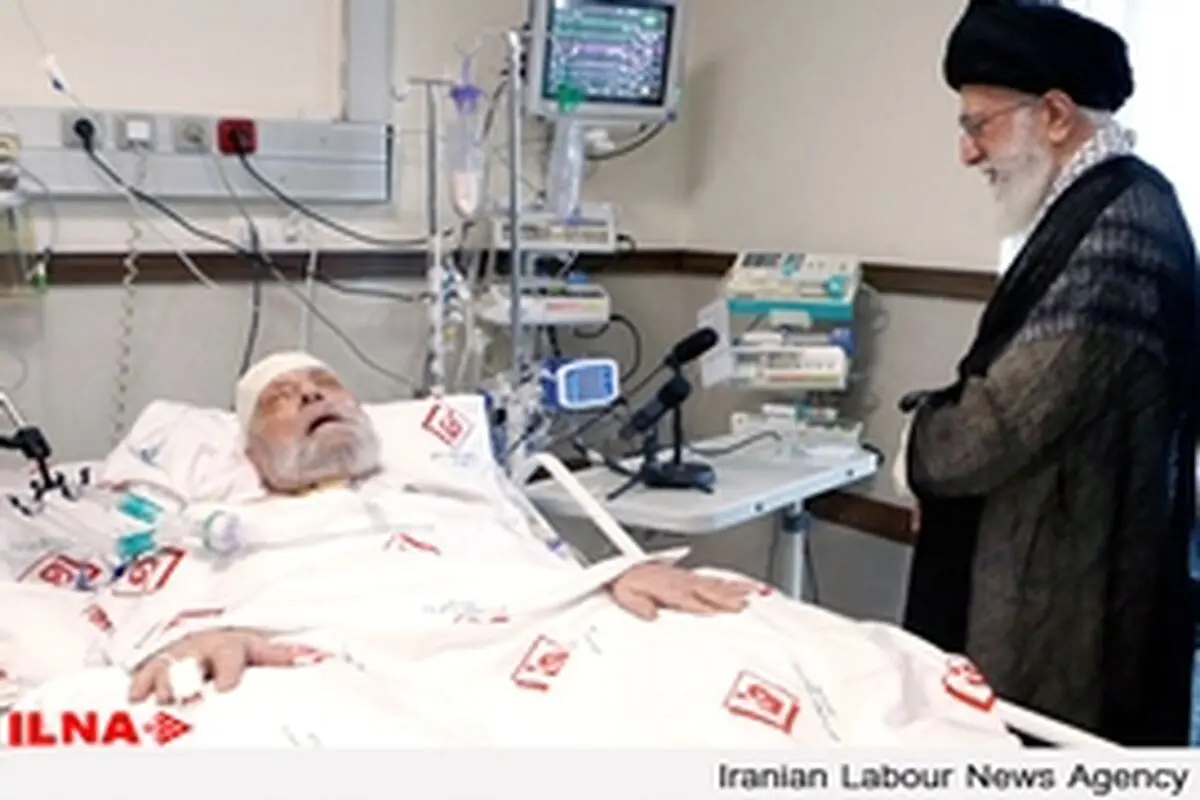مقام معظم رهبری از آیت‌الله مهدوی‌کنی عیادت کردند
