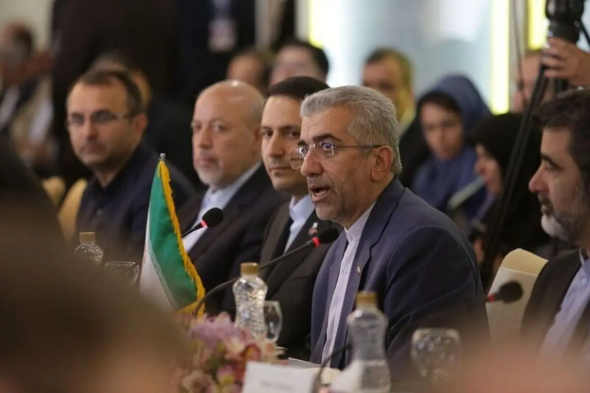 ایران تبرم 12 وثیقة للتعاون الاقتصادی مع روسیا