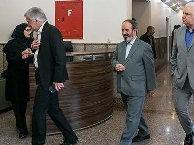 صحبت‌های جنجالی حسن زمانی بعد از کنار رفتن از استقلال؛ وزیر در نقل و انتقالات دخالت می‌کرد/ من هنوز عضو هیات مدیره هستم!/ سعادتمند پرسپولیسی است/ فرهاد مجیدی هم نمی‌تواند اینجا آرامش داشته باشد / از فتحی دلخوری داشتیم