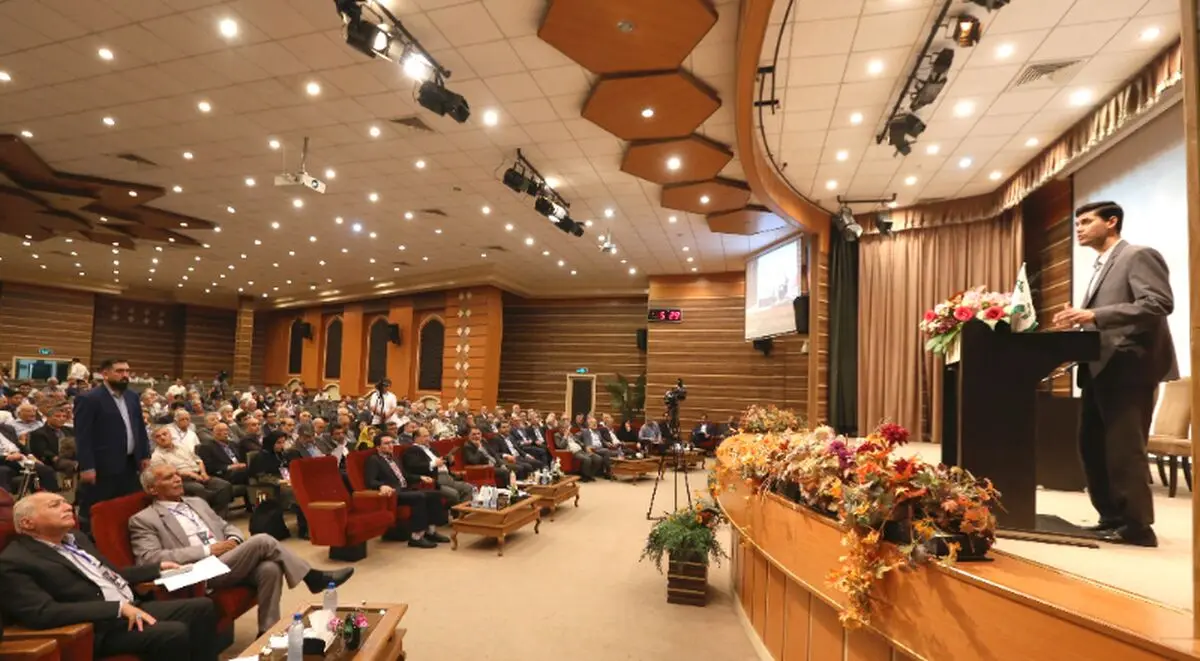 انتشار اطلاعات حقوق‌ها و مدارک تحصیلی مدیران، بخش کوچکی از اتاق شیشه‌ای صندوق بازنشستگی است