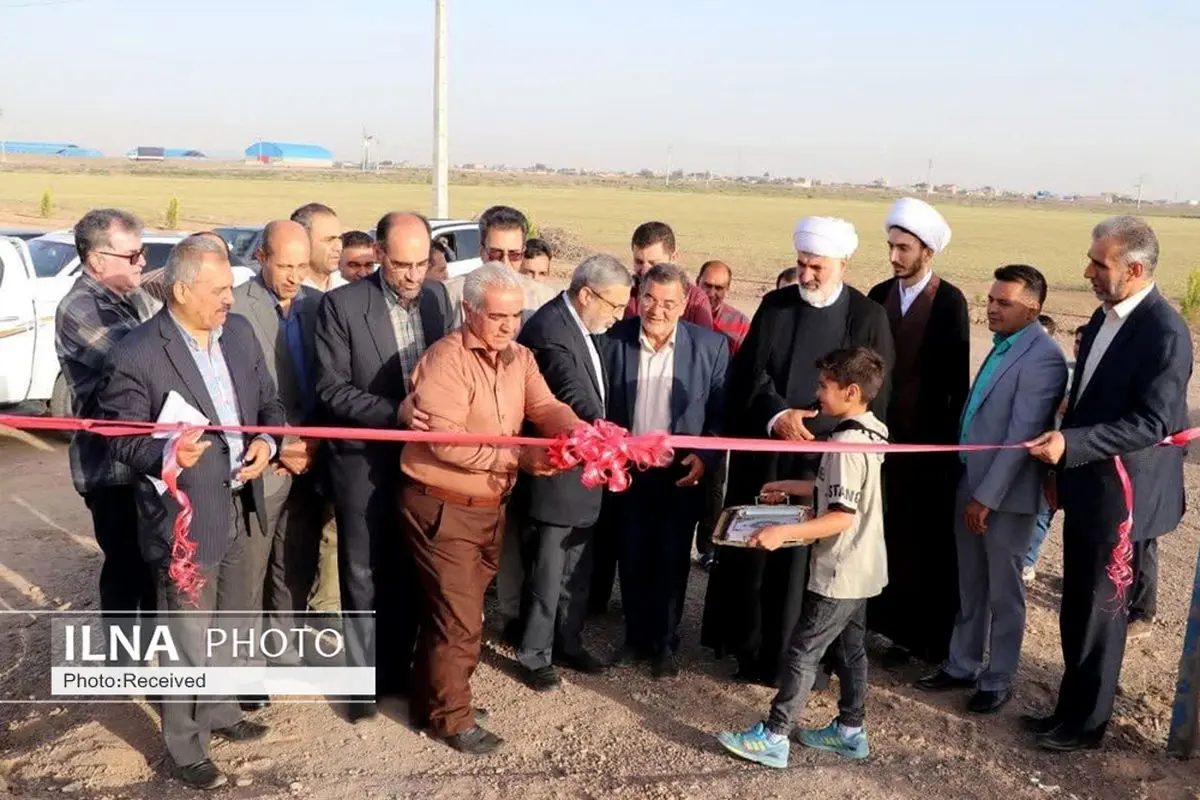 افتتاح طرح سامانه نوین آبیاری در شهر عصمت آباد