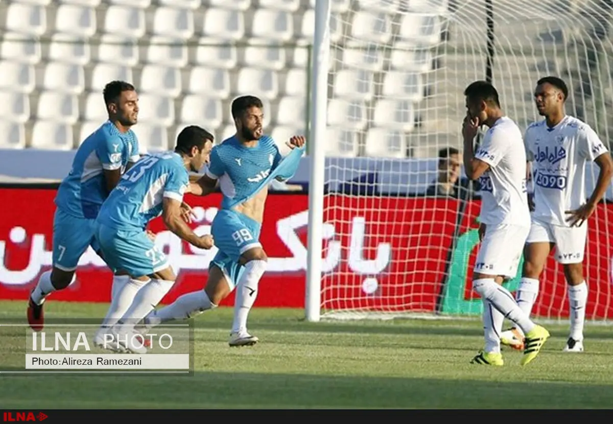 آقاخان: از استقلالی‌ها به خاطر شادی پس از گلم عذرخواهی می‌کنم/ می‌توانستیم برنده شویم و گلم سه امتیازی باشد