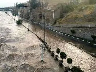 در پی وقوع سیلاب؛ بسته شدن 5 جاده و تعطیلی مدارس 2 شهرستان 