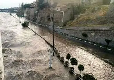 در پی وقوع سیلاب؛ بسته شدن 5 جاده و تعطیلی مدارس 2 شهرستان 