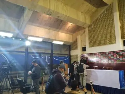 ویدیو: وضعیت نامطلوب سالن کنفرانس خبری بازی ایران - سوریه