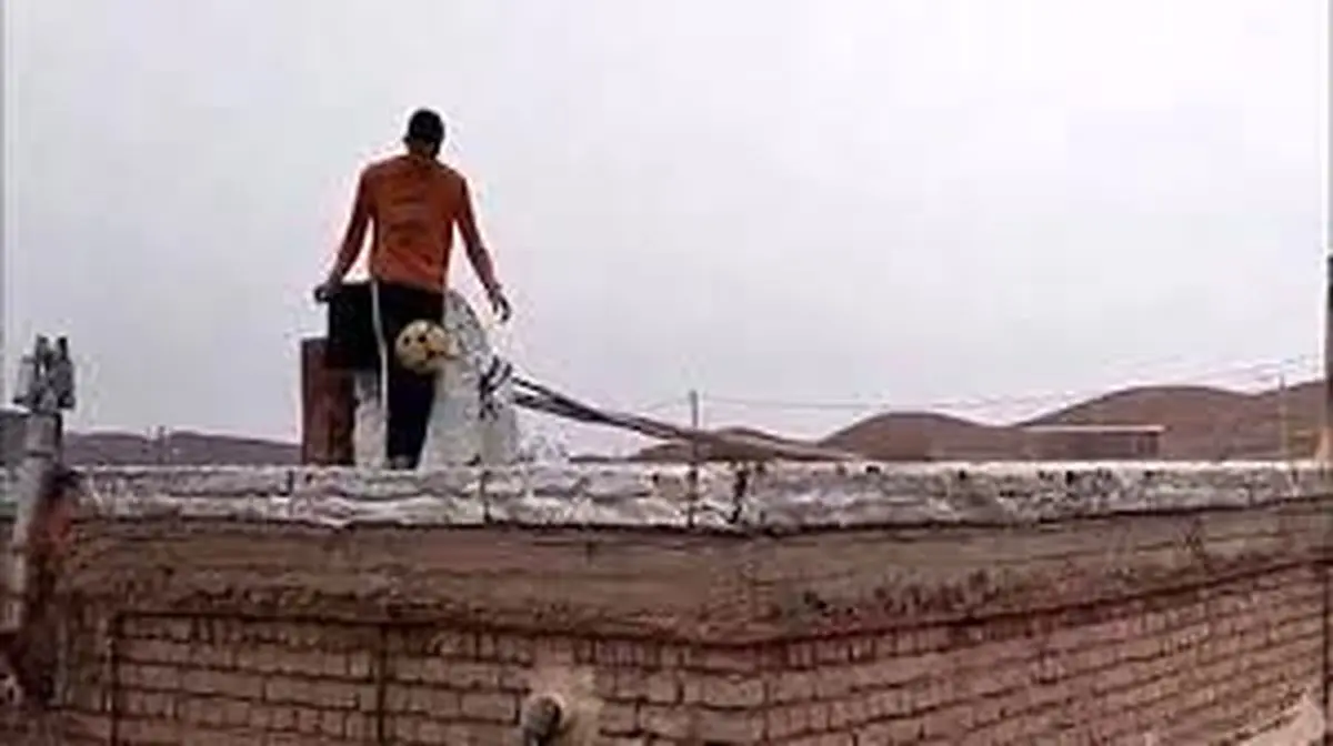 استعداد ناب ایرانی؛ این بار روی پشت بام! +فیلم