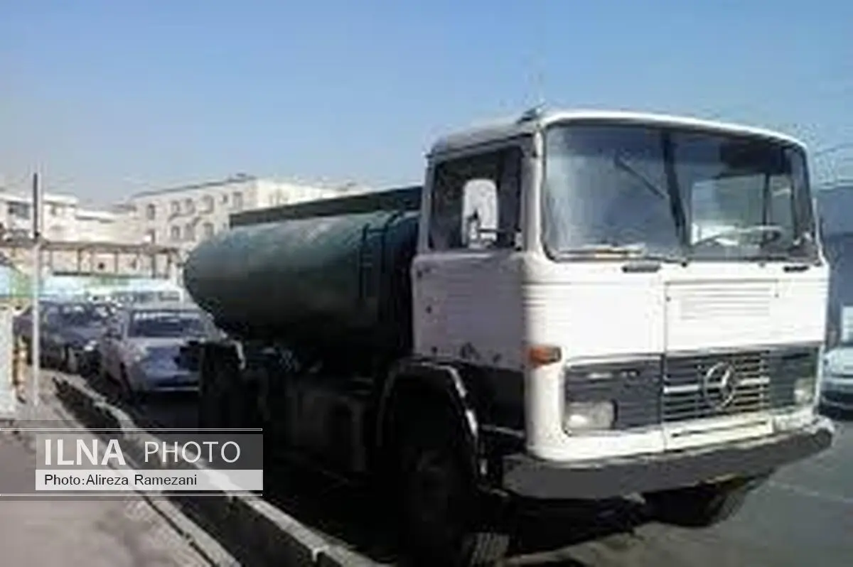 بر خورد تانکر تخلیه چاه با 7 خودرو در خیابان دربند