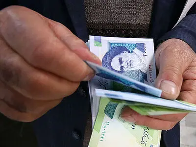 چرا «وام بدون ضامن» قدرتِ خرید ایجاد نمی‌کند؟ / آیا پرداخت تسهیلات ۱۰۰ میلیون تومانی برای بانک رفاه ممکن است؟ 