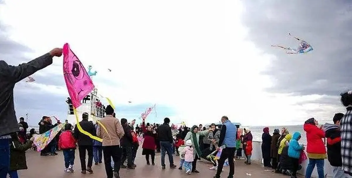 بادبادک‌ها بر فراز دریاچه ارومیه،روایت کودکانه از امید، علم و زندگی